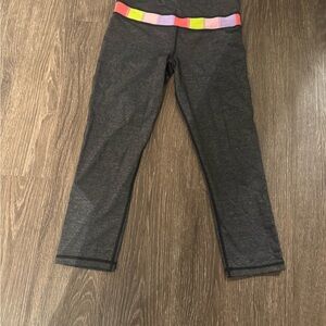 Stylish Gray Leggings with Colorful Waistband